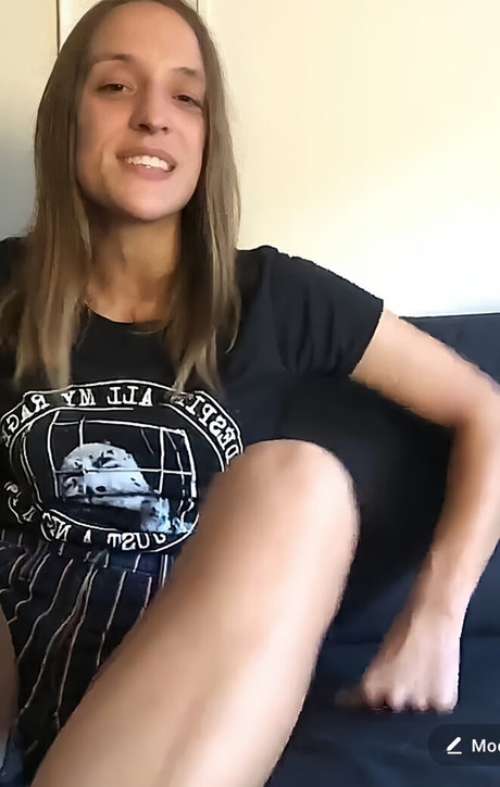 Ashley Victoria Robinson Nackt auf OnlyFans