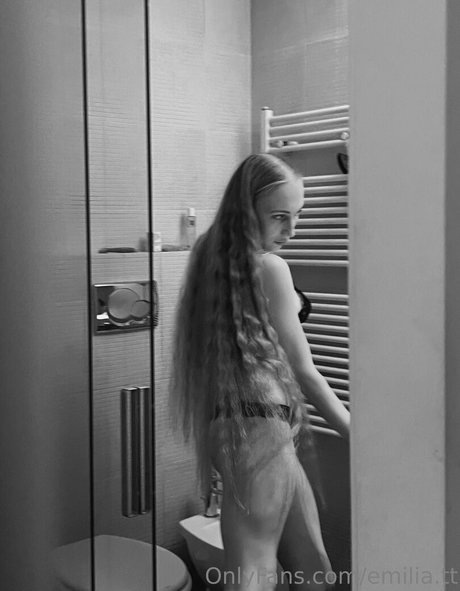 emilia tt Leaks von Nacktbildern auf OnlyFans
