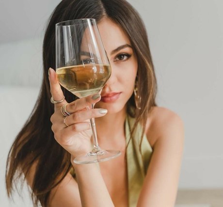 Victoria Justice OnlyFans Lesbisch