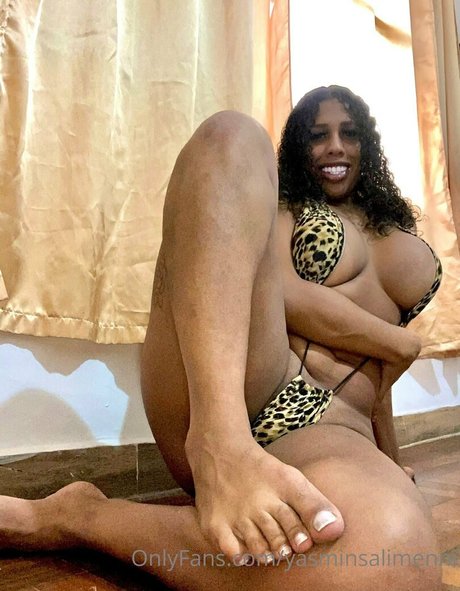 yasminsalimenni Nackt