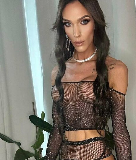 aparisi ts Nacktbilder von OnlyFans