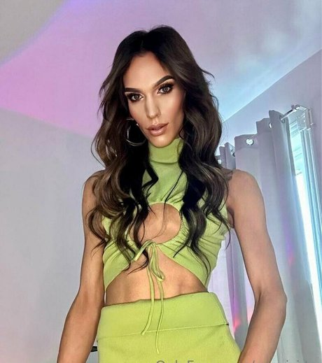 aparisi ts Kostenlose OnlyFans-Inhalte