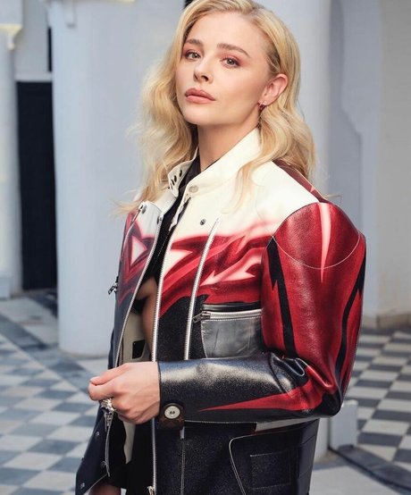 Chloe Grace Moretz OnlyFans Model Bilder