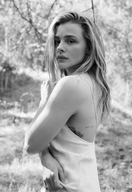 Chloe Grace Moretz OnlyFans Lesbisch