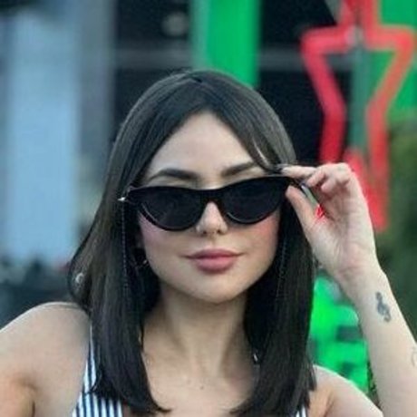 Nyvi Estephan OnlyFans-Rezensionen