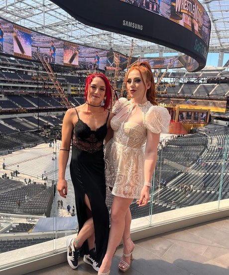 Isla Dawn OnlyFans Archiv