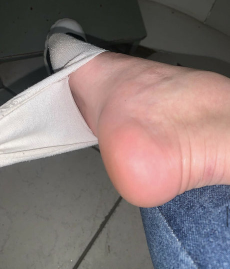 Prii feet Nacktbilder von OnlyFans