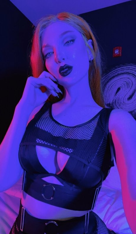 ashlewddaefree OnlyFans Inhalte