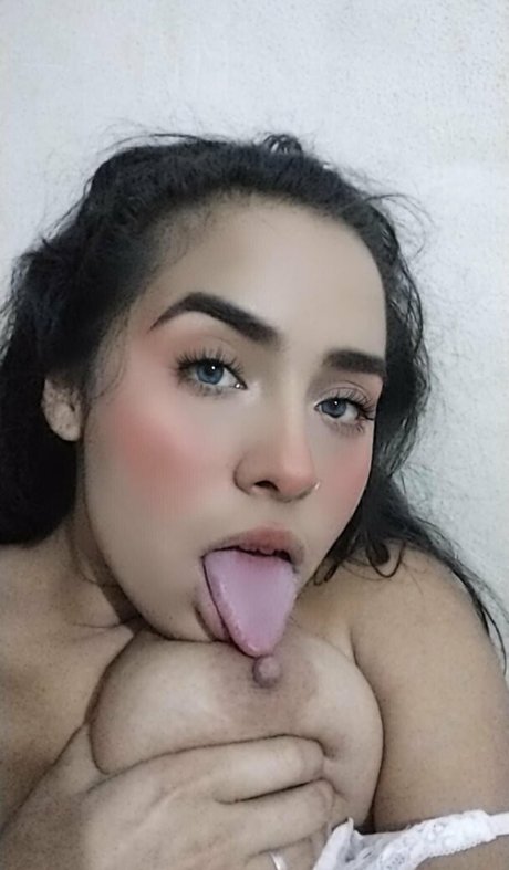 yiyisweetcousin Geleakte OnlyFans-Inhalte