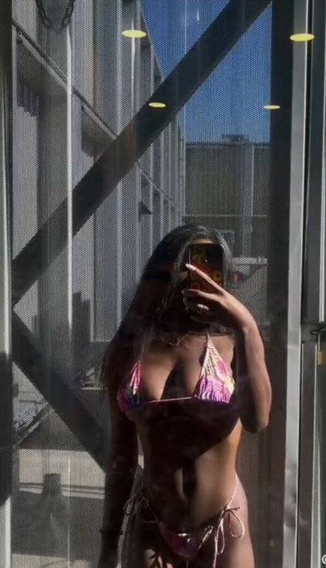 Majormommyissues Strip OnlyFans