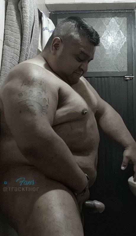 trackthor OnlyFans Leaj