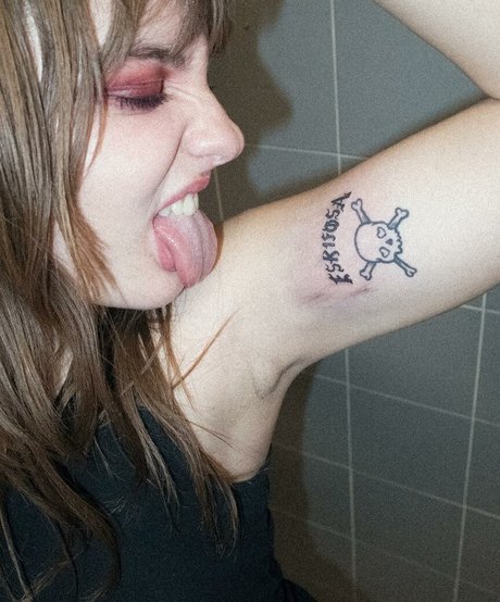 Victoria De Angelis Nacktbilder von OnlyFans geleakt