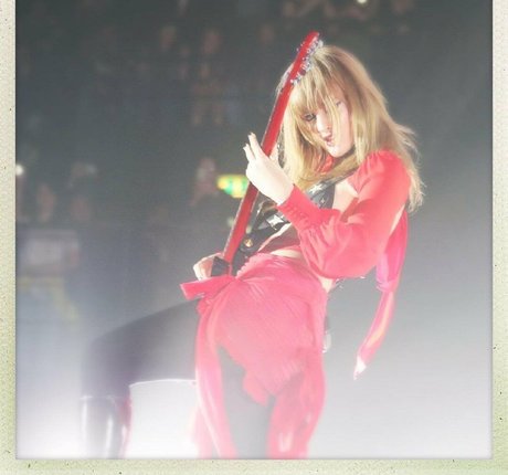 Victoria De Angelis XXX OnlyFans