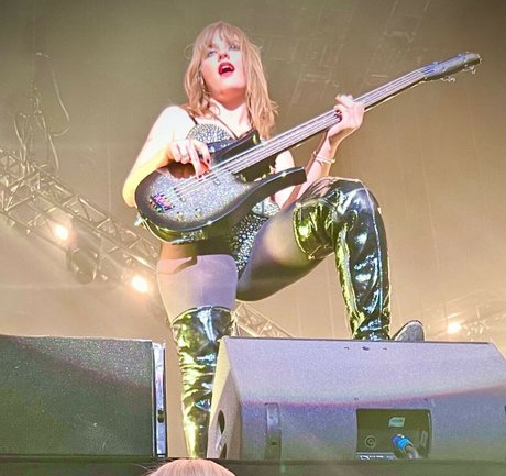 Victoria De Angelis OnlyFans Leaks Nacktbilder