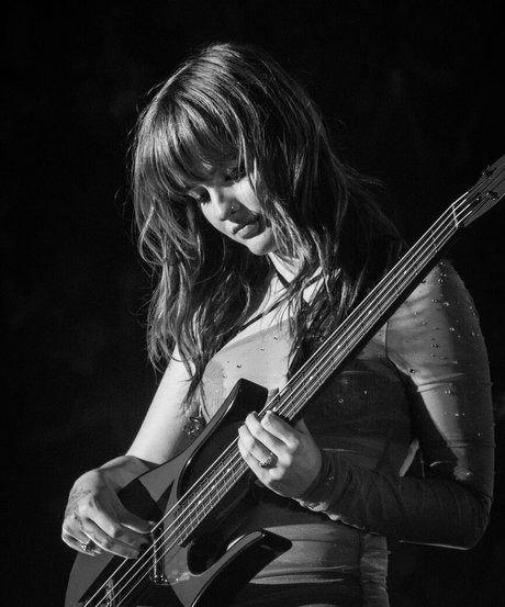 Victoria De Angelis OnlyFans Inhalte