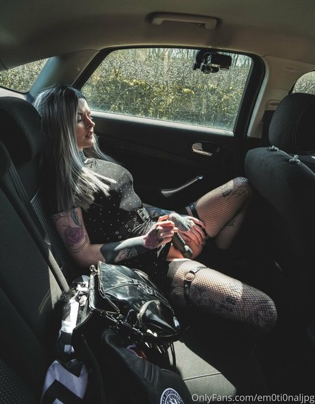 em0ti0naljpg OnlyFans-Inhalte