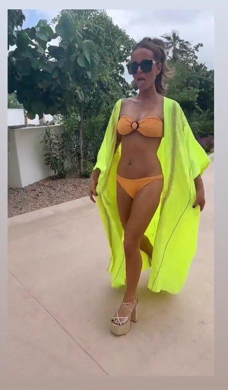 yoga asiatische onlyfans hübsch Ungesehen