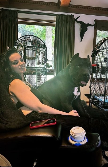 Saraya Bevis Sexy OnlyFans