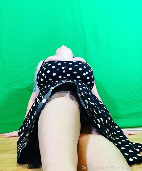 demoraavaricefree OnlyFans Brüste Bild