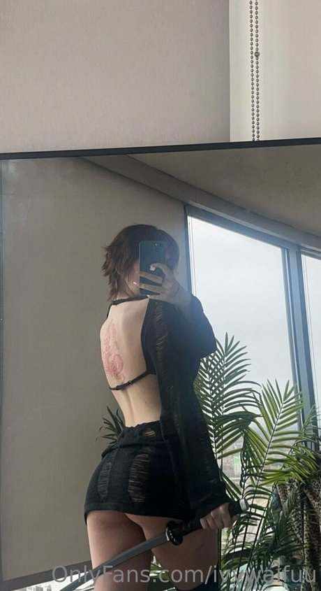 ivywaifuu OnlyFans Model Bilder