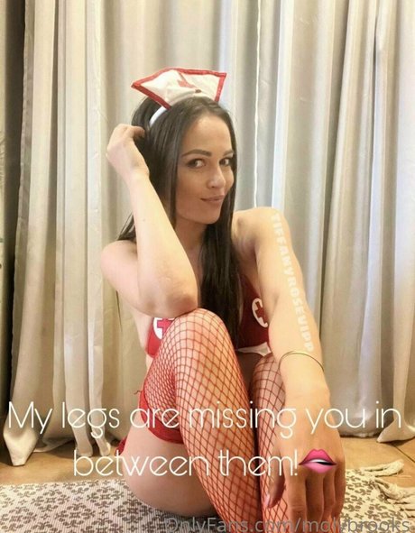 molybrooks OnlyFans nackte Brüste