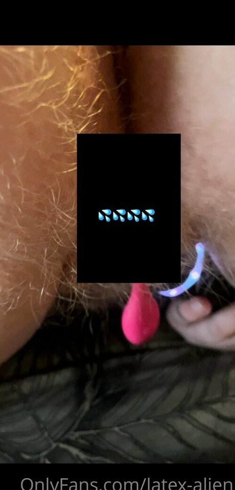 latex alien Nacktbilder von OnlyFans geleakt