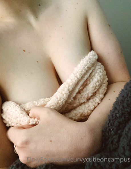 curvycutieoncampus Nacktbilder von OnlyFans