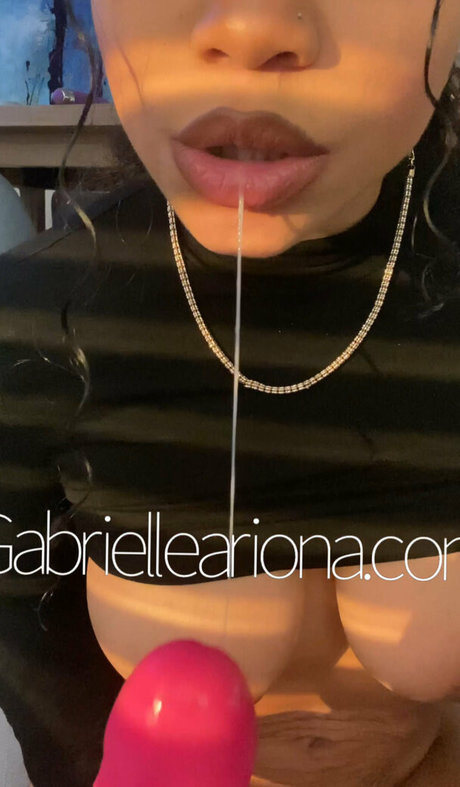 gabriellearionafree OnlyFans schlank