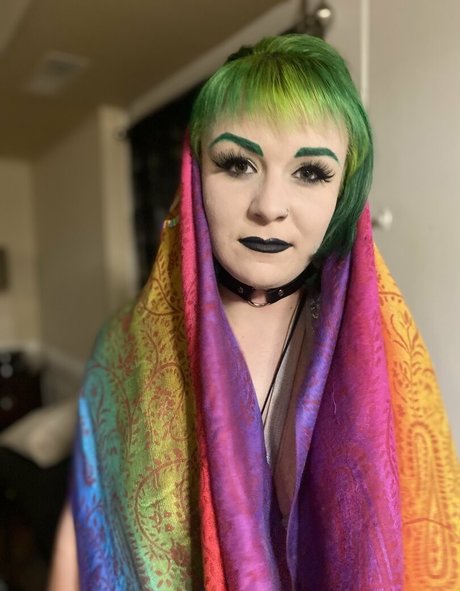 princessemeraldd2 OnlyFans Star