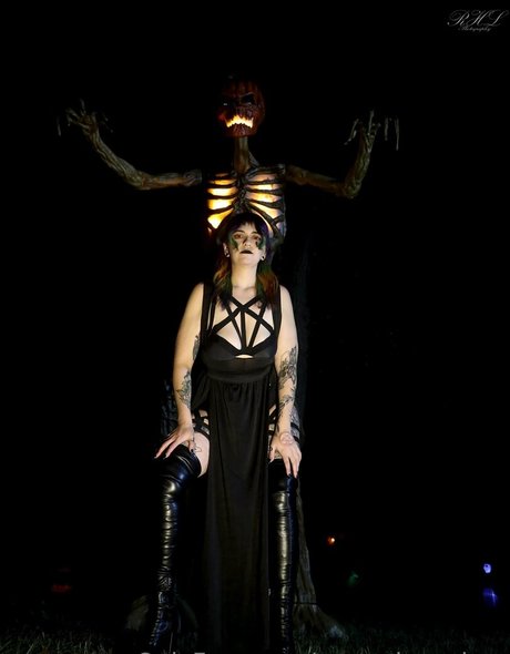 mourning glory Nacktbilder von OnlyFans geleakt