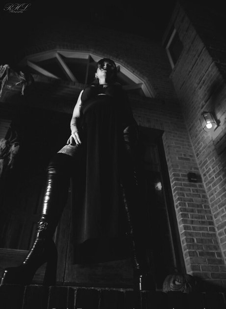 mourning glory OnlyFans Striptease