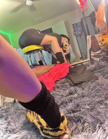 waifumilkfree OnlyFans nackte Brüste