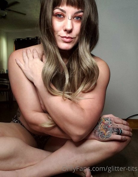 glitter tits Profilbild