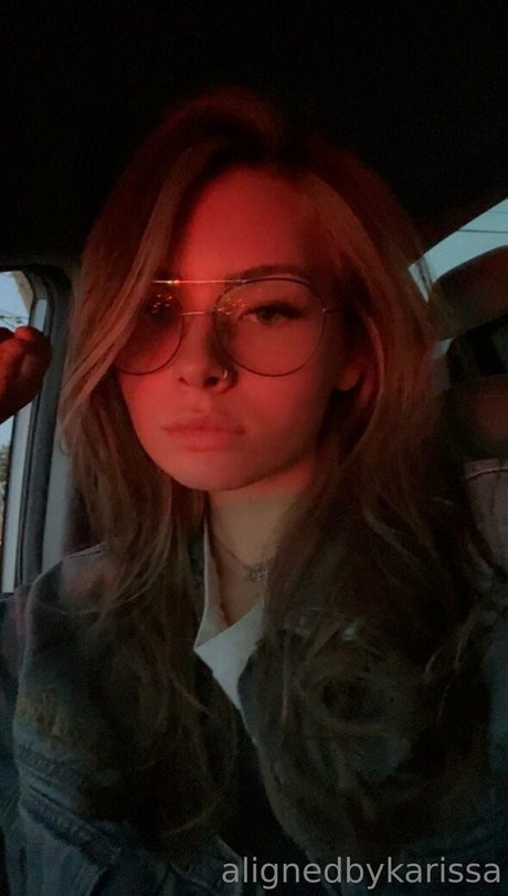 alignedbykarissa OnlyFans Nacktbilder geleakt