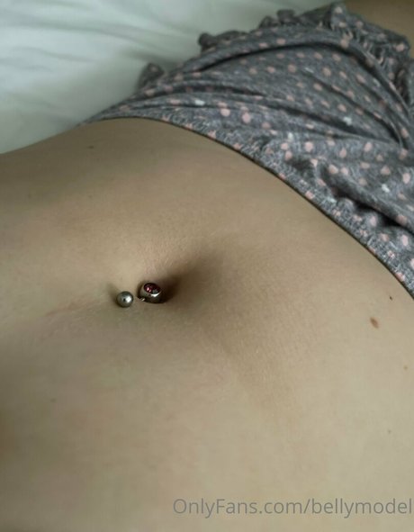 bellymodel Nacktbilder von OnlyFans
