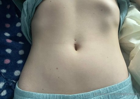 bellymodel Nackt geleakt OnlyFans