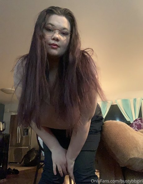 bustybbgirl OnlyFans explizite Inhalte