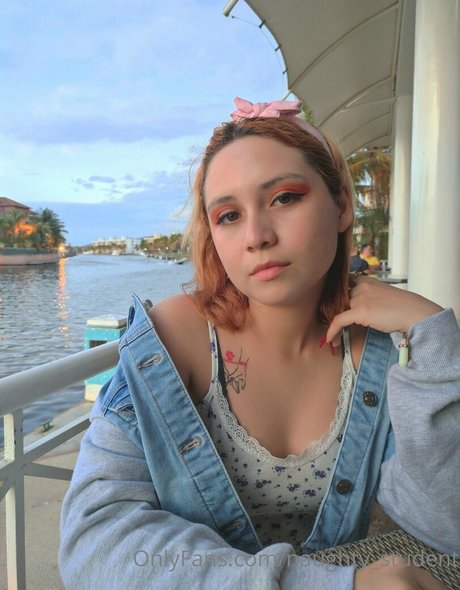 naughty student OnlyFans-Rezensionen