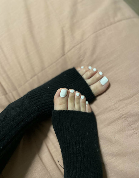 mylittletoes93 OnlyFans Bilder nackt