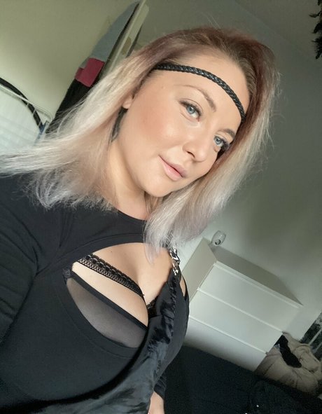 ellitelli OnlyFans Nacktbilder