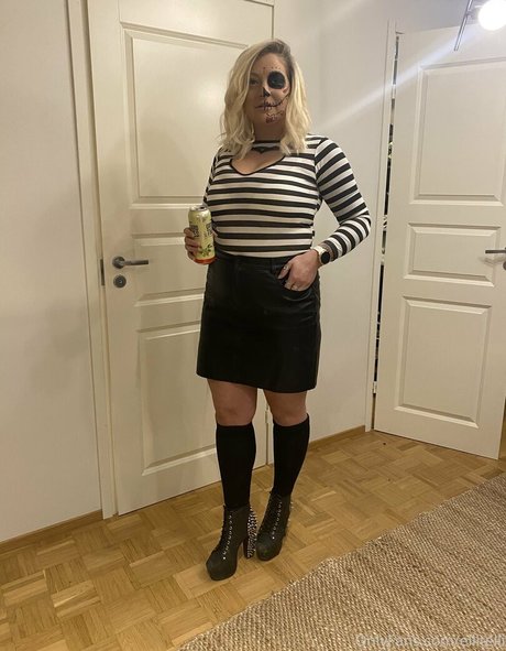 ellitelli OnlyFans-Bilder