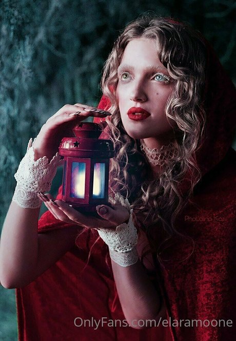 elaramoone OnlyFans Nacktbilder