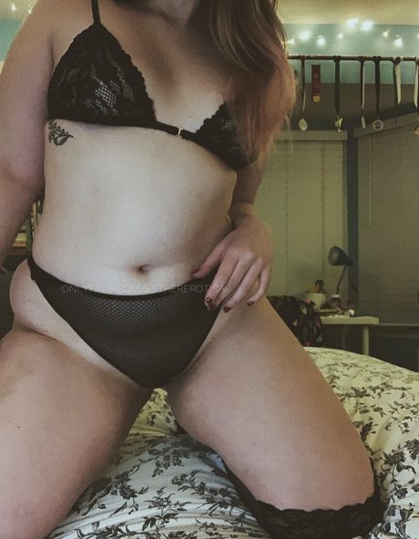 esthererotica OnlyFans-Creator