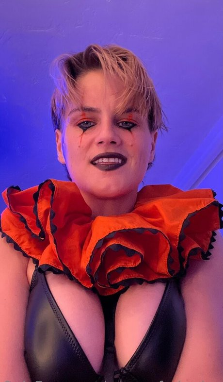 worms forbrains OnlyFans Bilder