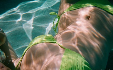 worms forbrains OnlyFans Model Bilder