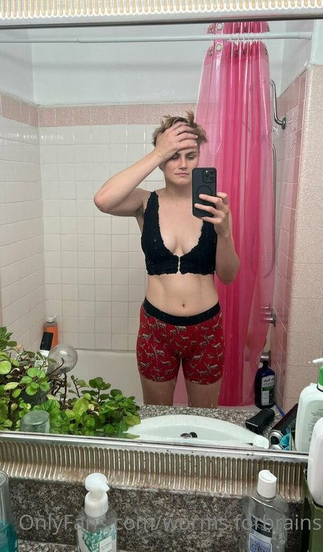 worms forbrains OnlyFans Pornografie