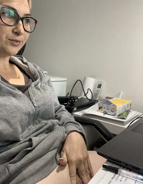 home alone mum OnlyFans-Post