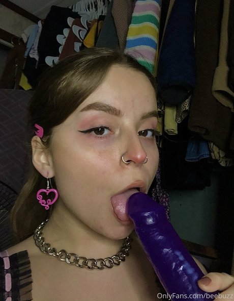 beebuzz Nacktbilder von OnlyFans geleakt