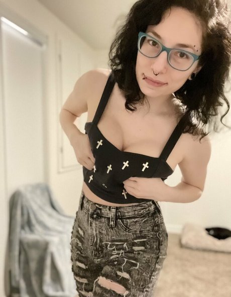 ghostlygothx Bilder OnlyFans