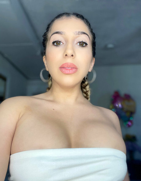 seenaughtynadia Nacktbilder OnlyFans geleakt
